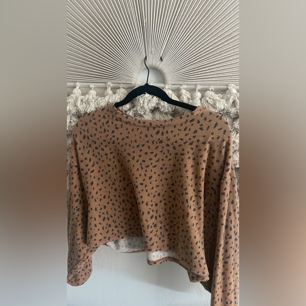 lulu's leopard crop